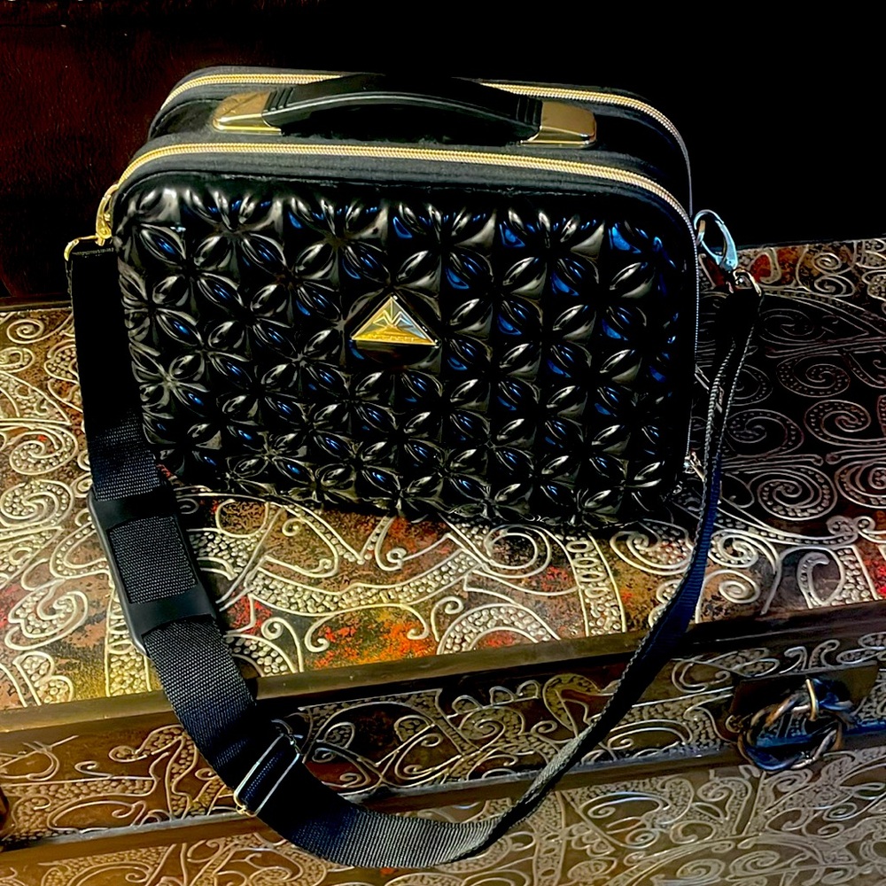 Beautiful black bag you can use forever wherever you